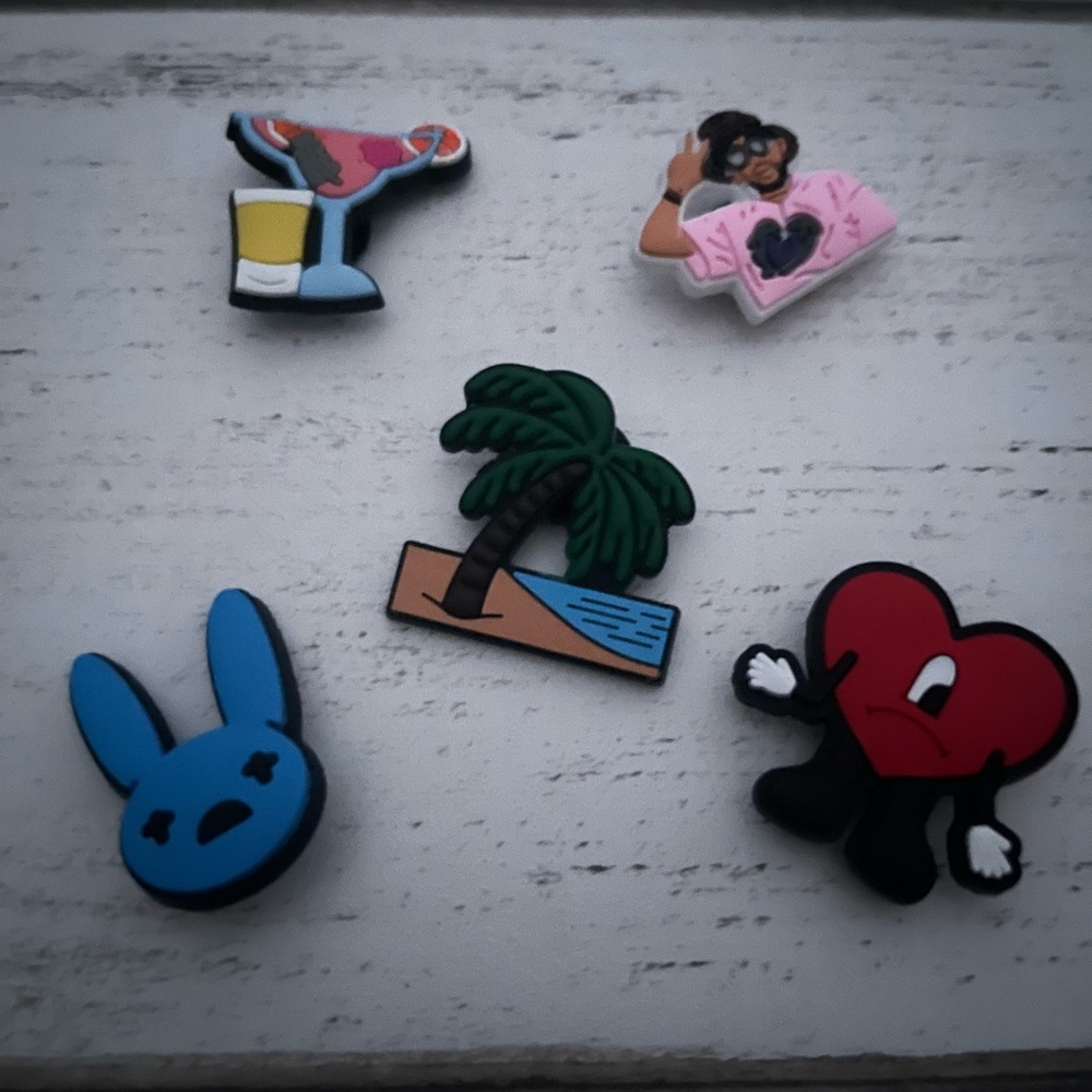 🐊3/$15 or $8 Bad bunny charms set 5
